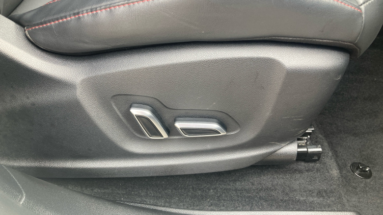 MG Hs 1.5 T-GDI Exclusive 5dr DCT Petrol Hatchback